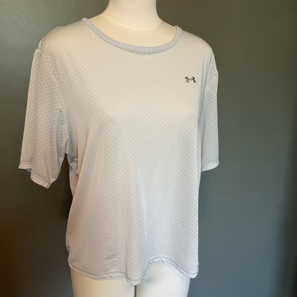 Under Armour Tops - Under Armour Light Gray Open Back  Performance Tee